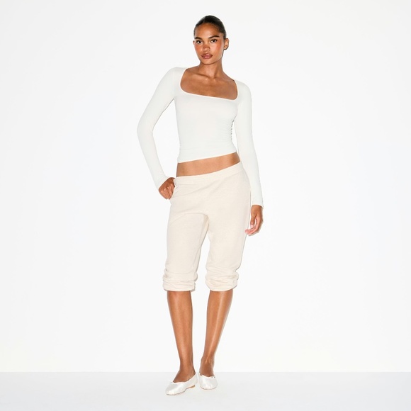 SCOOP NECK LONG SLEEVE TOP - Marble - Picture 2 of 8